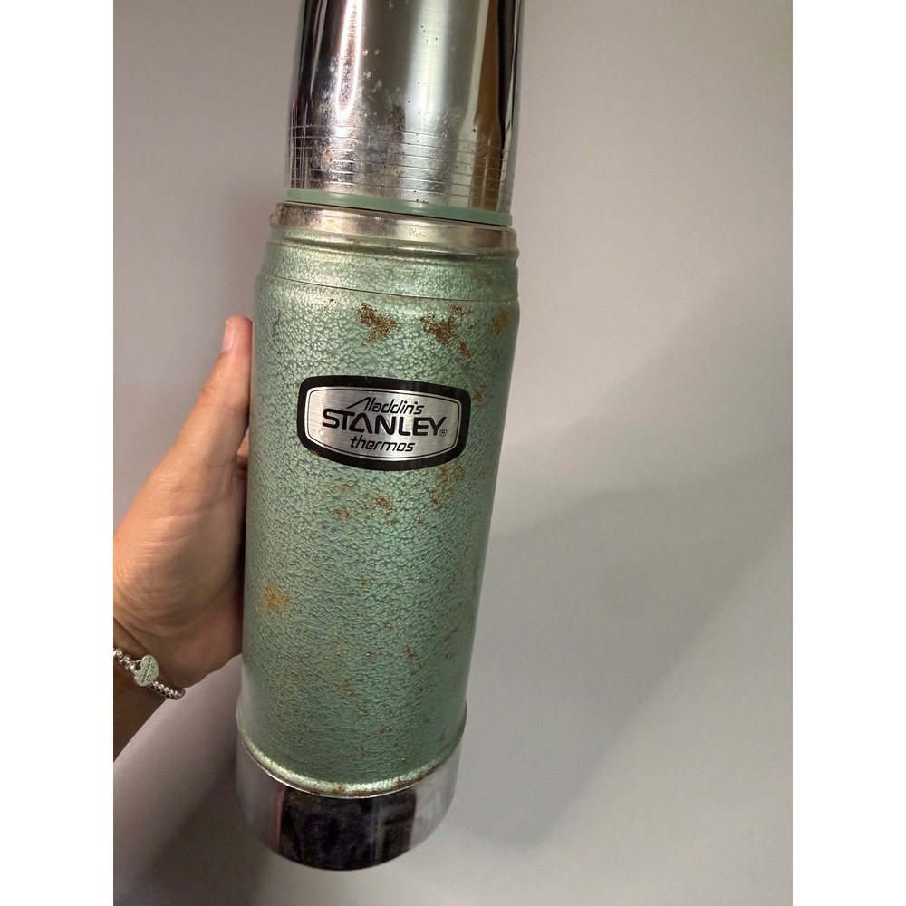 Vintage Aladdin Stanley Thermos A-943C Pint Green Hammertone Vacuum Bottle USA